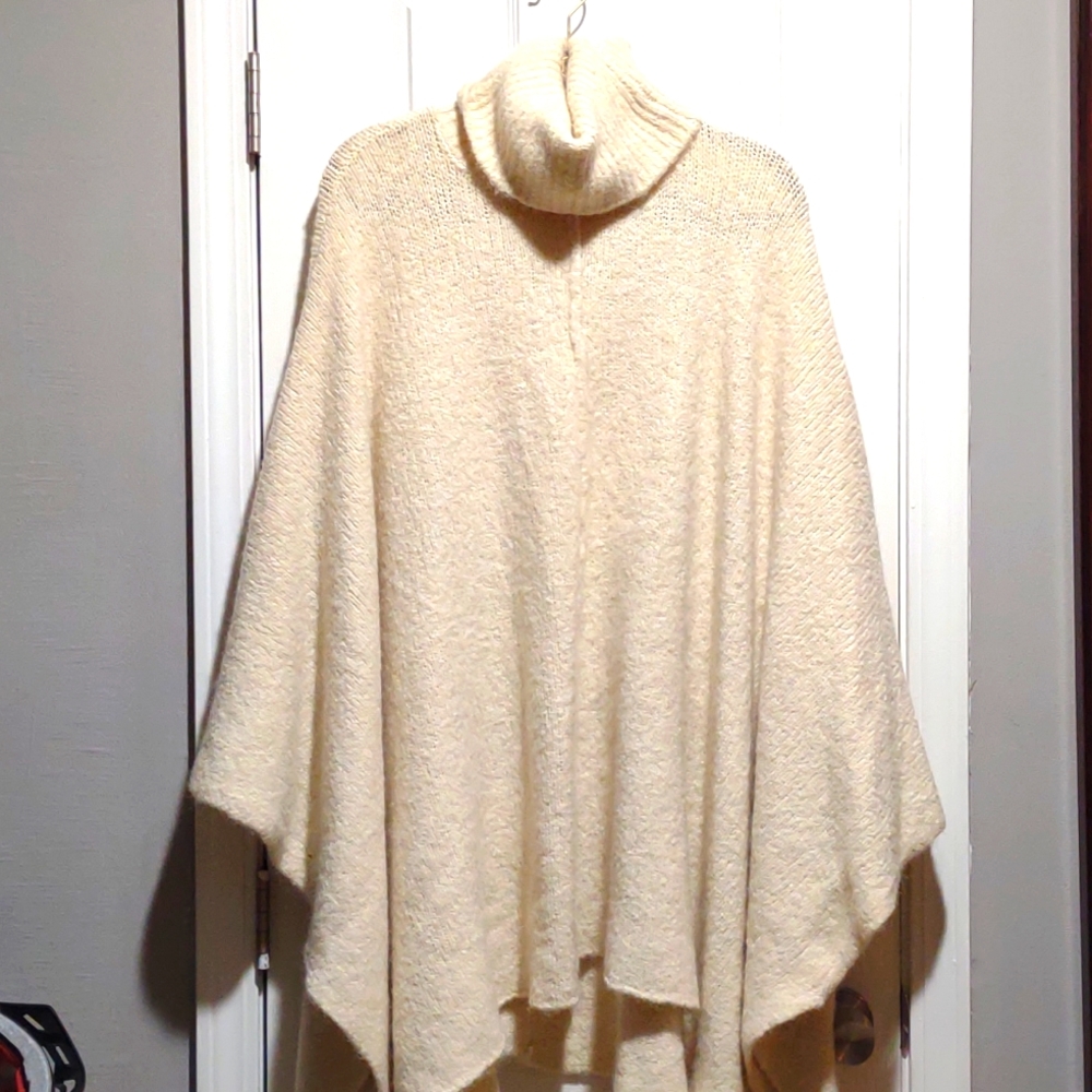 Zara Turtleneck Sweater Cape size Medium
